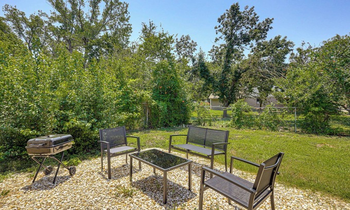 Temple Maison | Group-Friendly Getaway w/Fenced Yard in Temple!