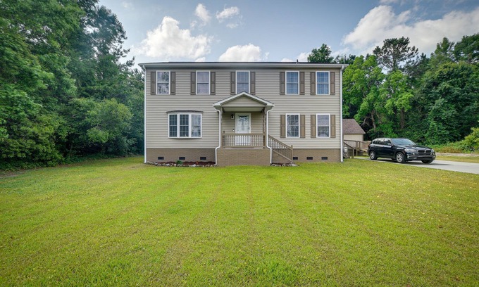 Socastee Maison | Group-Friendly Myrtle Beach House w/ Deck