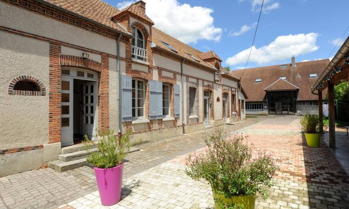 Mery-sur-Seine Maison | Gîte de Groupe - 69 personnes
