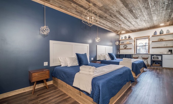 Prescott Hôtel | Group Getaway | Downtown | Riverfront Stay