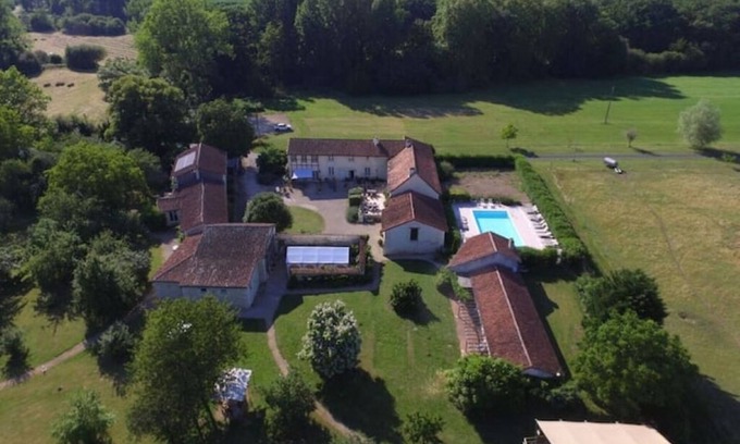 Saires Maison | Gite de groupe 22 à 32 pers.