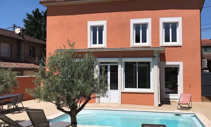 Trevoux Maison | Maison de Groupe / Piscine privative