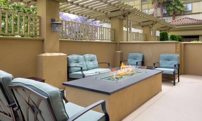 Snail Hôtel | Groups Best Choice: 4 Homey Suites w/ Kitchen and Living Area - BBQ, DVD Library
