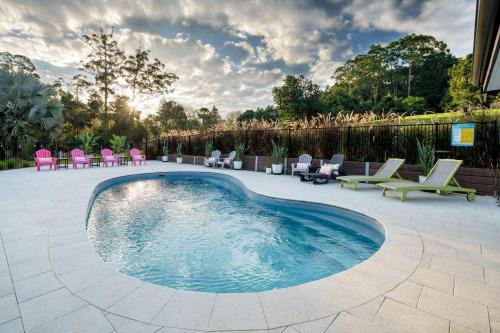 Kiels Mountain Maison | Grove Hinterland Retreat - 15 mins to beach