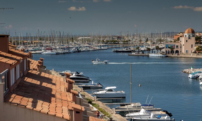 Port Rive Gauche Appartement | Gruissan- Duplex T3 - résidence avec grande piscine