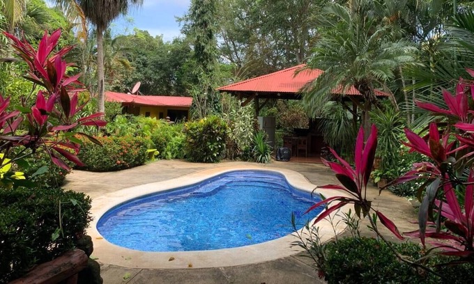 Punta Leona Cabine | Guacalillo Cabin with Pool