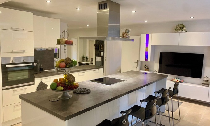Region Hannover District Appartement | Guest apartment in Burgwedel City, for business and family, 6 persons