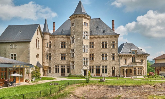 Saint-Geoire-en-Valdaine Maison | Maison d'hôtes 'Suite Marguerite Chez L'habitant' avec vue sur montagne, terrasse et jardin partagé