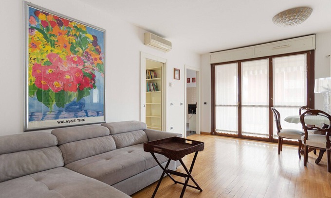 Morivione Appartement | Guest Host- Milan University Bocconi Terrace Apt!