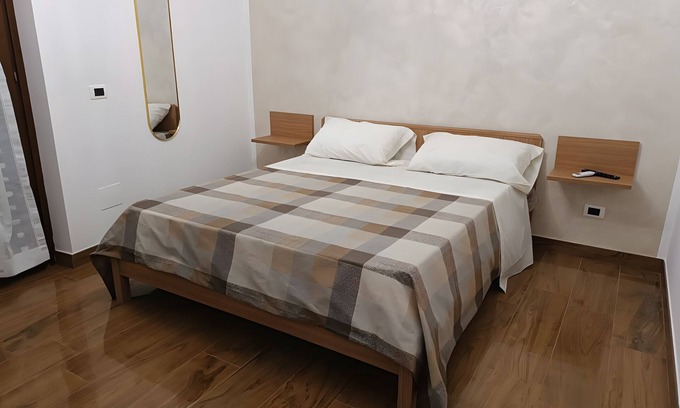 Spiano Maison | Guest House 'The White House' with Mountain View, Wi-Fi and Air Conditioning