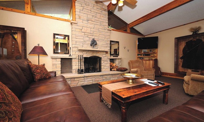 De Beque Cabine | Guest House at The High Lonesome Ranch