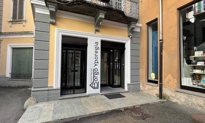 Ivrea Maison | Guest House Borgo Yporegia