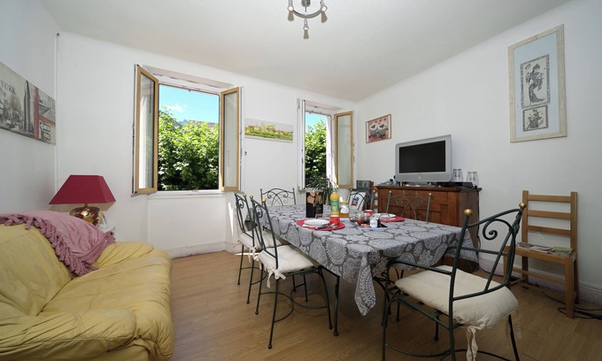 Auzat Lit Et Petit-Déjeuner | Maison d'hôtes 'Chambre Verte' avec vue sur les montagnes et Wi-Fi