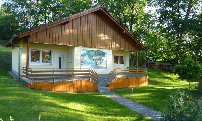 Langenwolschendorf Maison | Guest House 'Gästehaus - Appartement Rechts' with Private Terrace, Private Garden and Wi-Fi