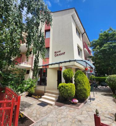 Sunny Beach Maison | Guest House Granat