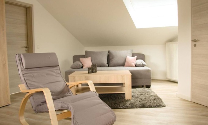 Dahn Appartement | Guest house in the middle - holiday home, shower and bath, 4 or more bedrooms