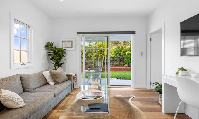 Toowoon Bay Maison | Guest House in Toowoon Bay