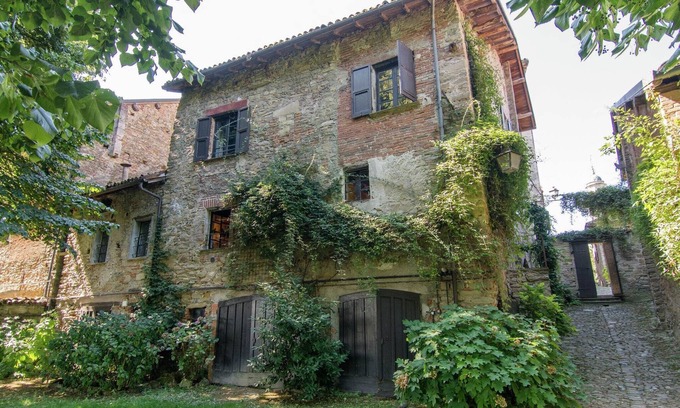 Ovada Appartement | Appartement à Tagliolo Monferrato avec jardin