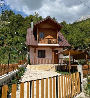 Theth Maison | Guest House Shtëpiza Theth