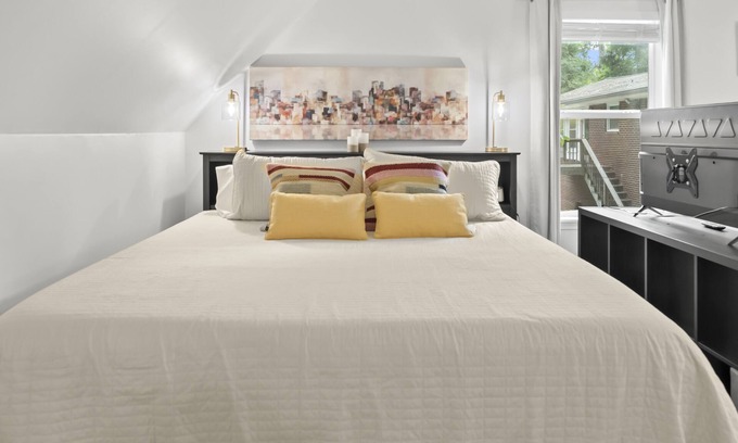Austell Appartement | Guest House Studio + Bonus Space - 30Days+ Ok! King Bed, Fast Wi-fi, Quiet Area!