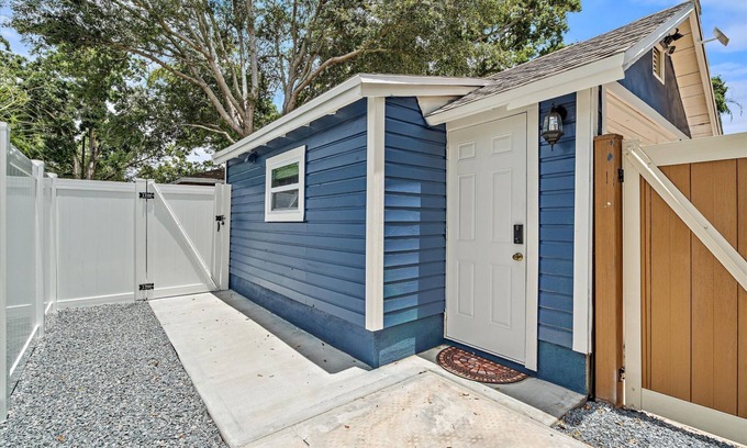 Gulfport Maison | GUEST HOUSE w/PRIVATE ENTRANCE & PATIO for rent in Gulfport, FL