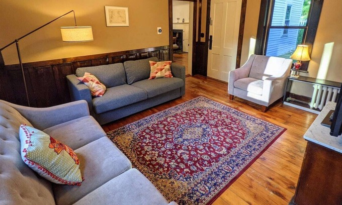Middletown Maison | Guest pavilion in 1814 Historic Home in Middletown