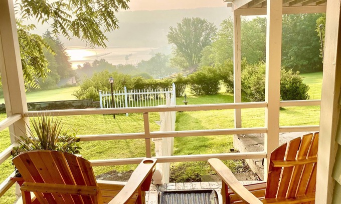 Watkins Glen Appartement | Rose Hill Estate Guest Quarters Apt Vue sur le lac / Parc national / Exploitations vinicoles / Circuit de course /