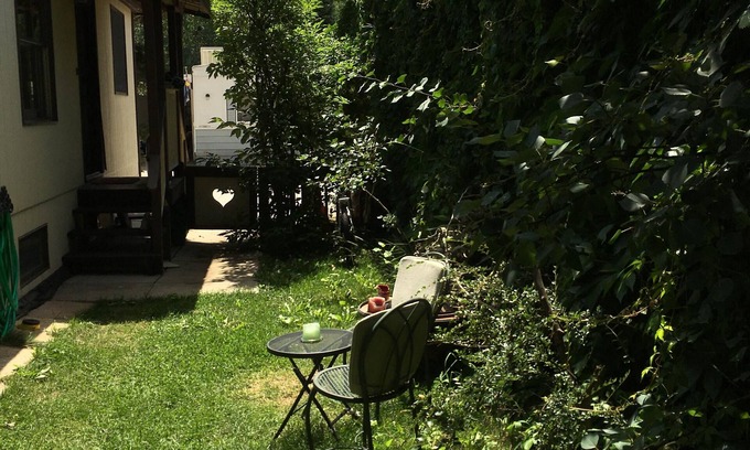Aspen Appartement | Guest Rm w/En-suite Bath, Separate Entrance, Wet Bar.