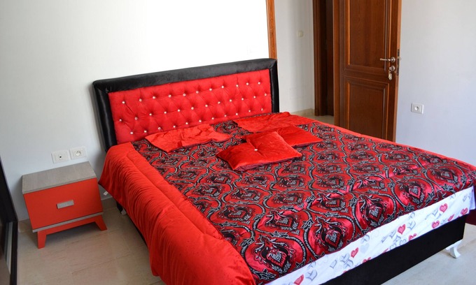 Hammam Sousse Maison | chambre d’hôte 2 personnes noir / rouge