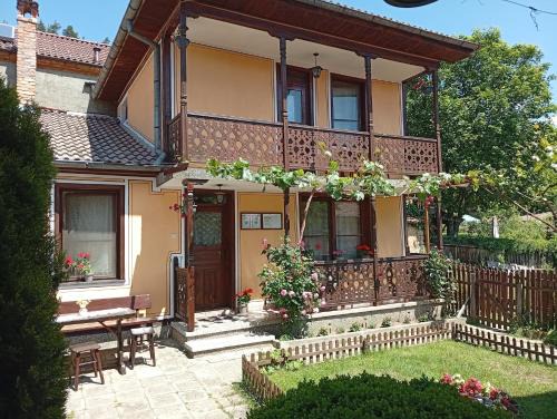 Koprivshtitsa Maison | Guest Rooms Dona