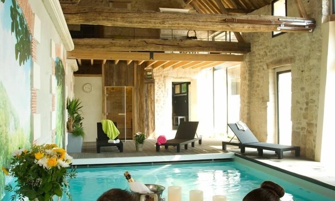 Noyant-et-Aconin Maison | Chambres d'hôtes à la campagne avec Spa et piscine privée