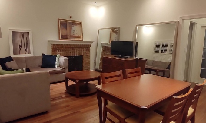 Gaithersburg Appartement | Chic Guest Suite in Gaithersburg MD, near a tech hub & pharmaceutical companies
