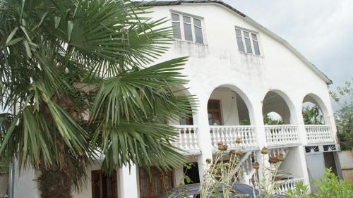 Tsqaltubo Maison | Guest white house with Terrace