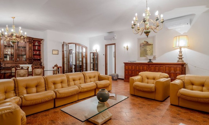 Luni Appartement | GuestHost - Mare Monti Apartment 8