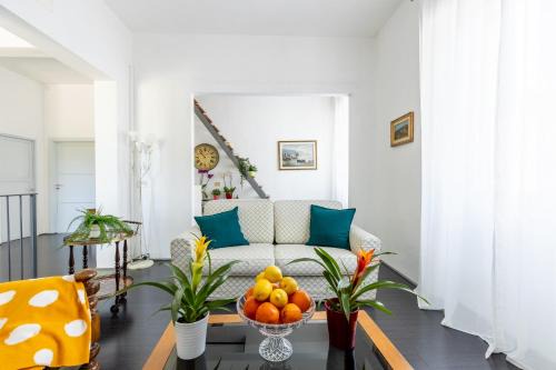 Pisa Appartement | GuestHost - Station Oasis with Parking and Garden