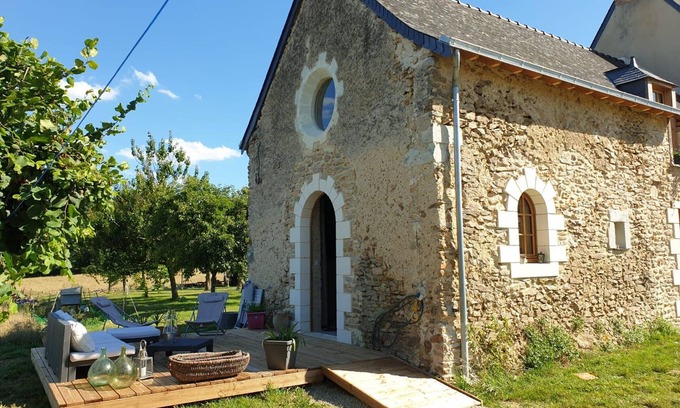 Bazouges-sur-le-Loir Lit Et Petit-Déjeuner | Guesthouse near La Flèche, PMR adapted, pets allowed, breakfast included