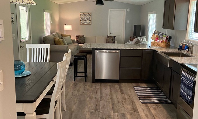 Montour Falls Maison | Guesthouse at the Woodlands