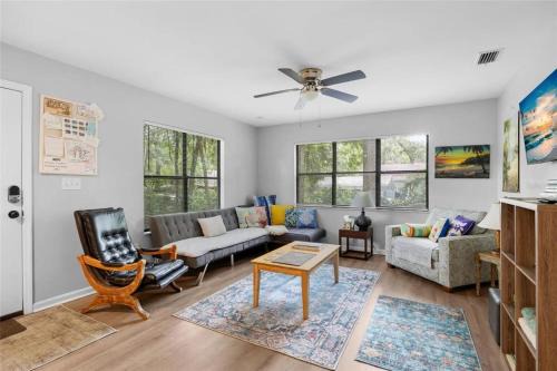 High Springs Maison | Guesthouse in High Springs! Walk to Downtown, Close to Springs!