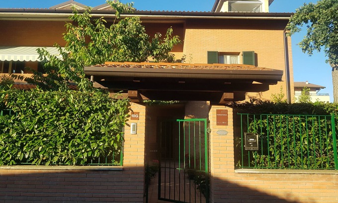 Trivolzio Maison | Guesthouse "La Quercia Fiorita " accommodation bright villa