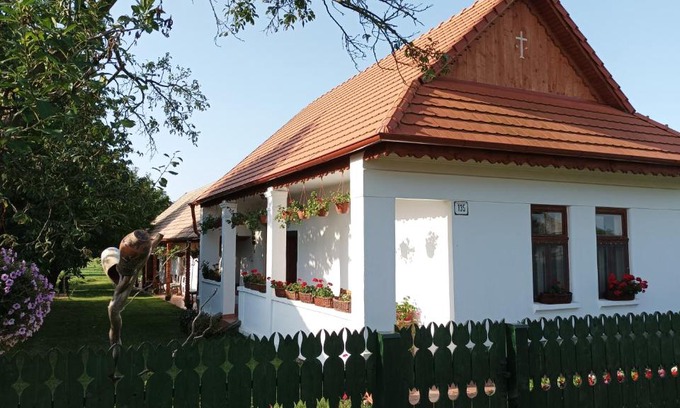 Kosihy nad Iplom Appartement | Guesthouse Tulipán Vendégház