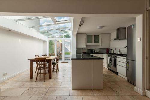 Bath Maison | GuestReady - A Bohemian Home in Bath