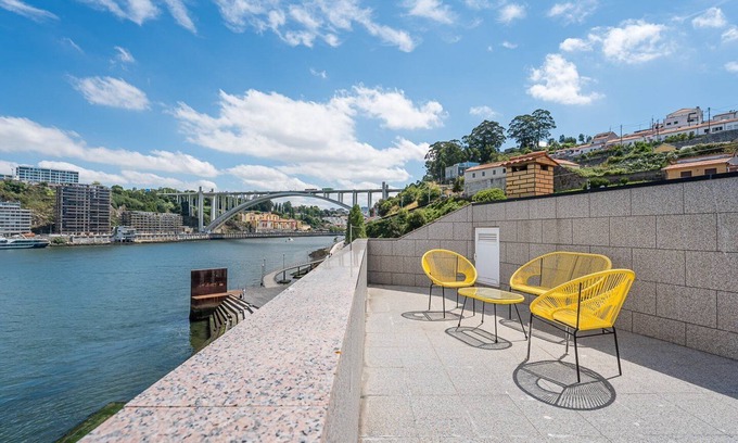 Sao Pedro da Afurada Appartement | GuestReady - Afurada River View