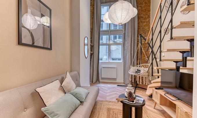 Puvis De Chavannes - Le Lycee Appartement | GuestReady - Delightful stay in the heart of Lyon