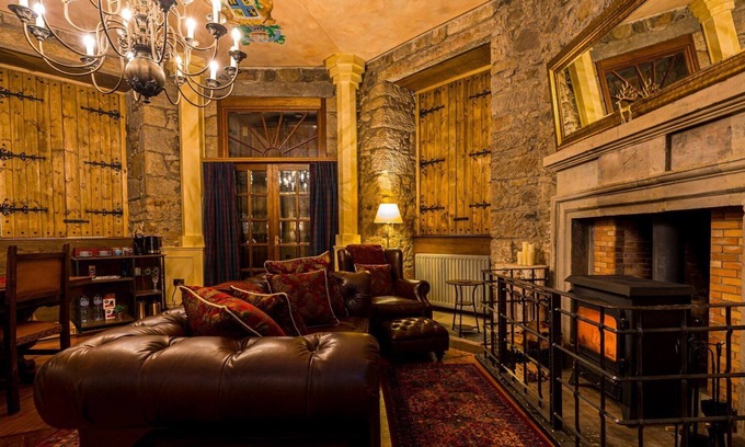 Longcroft Appartement | GuestReady - Luxe Craigiehall Temple in Edinburgh