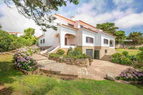 Azoia Appartement | GuestReady - Scenic Getaway in Colares