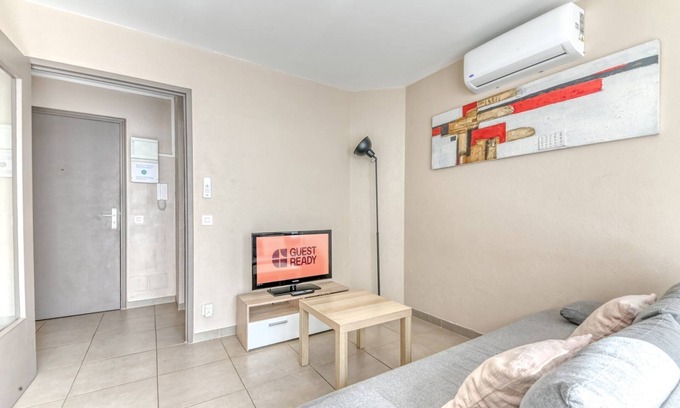 Lyon City Centre Appartement | GuestReady - Sleek & Sunny Comfort near the Tram