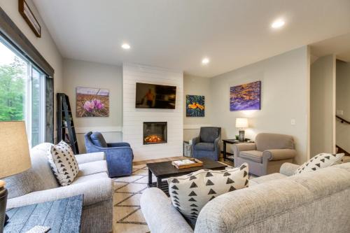 Lake Shore Maison | Gull Lake Resort Escape Pool and Snowmobile Trails
