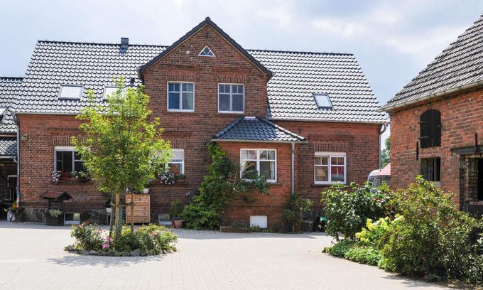 Arnsnesta Maison | Gutshof Zum Adlernest
