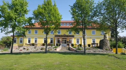 Klein Upahl Appartement | Gutshofwohnung Hofblick