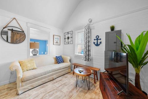 Merion Village Maison | GV - Romantic Beach Getaway